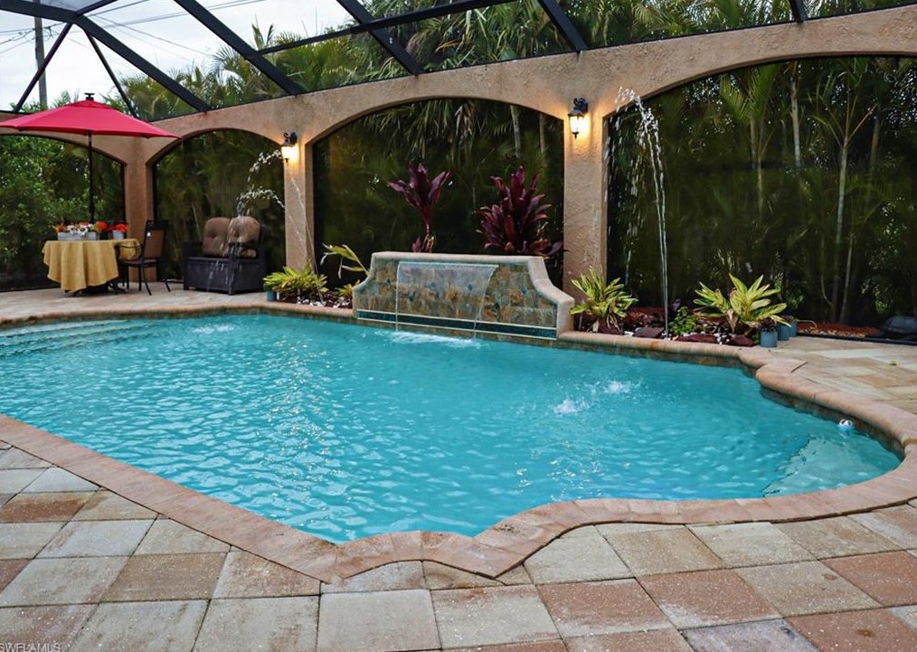 329 9th St, Cape Coral, FL 33991-0025