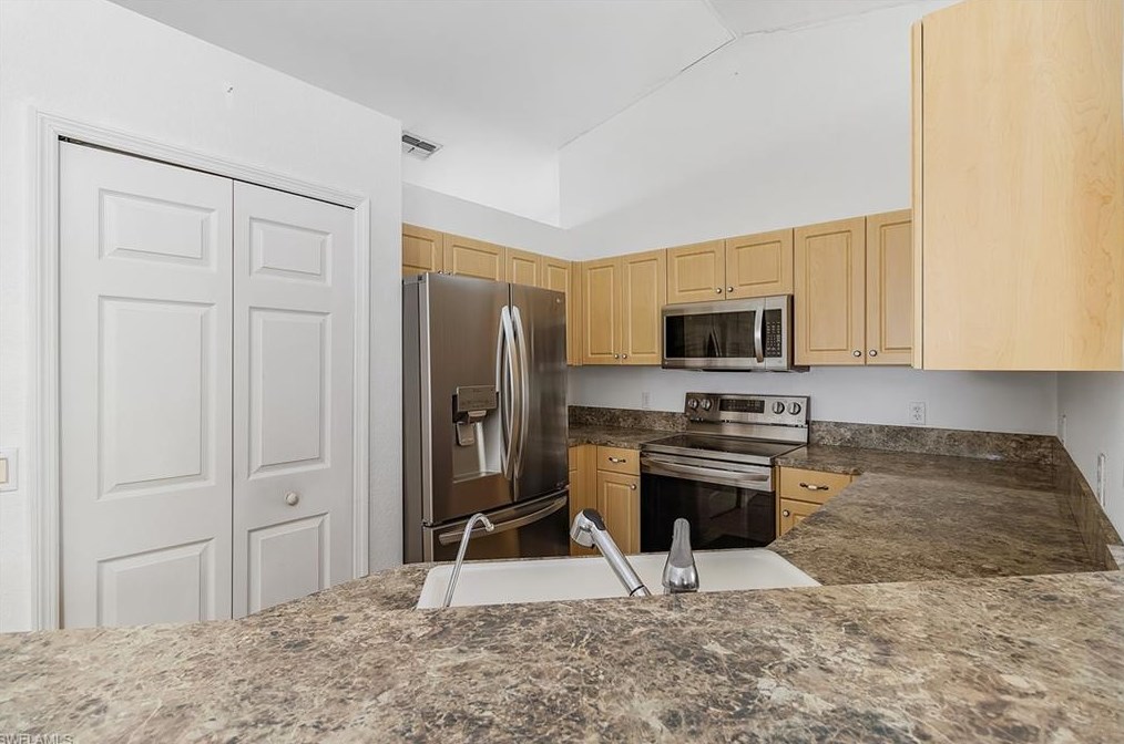 2712 4th Ave, Cape Coral, FL 33914-4434