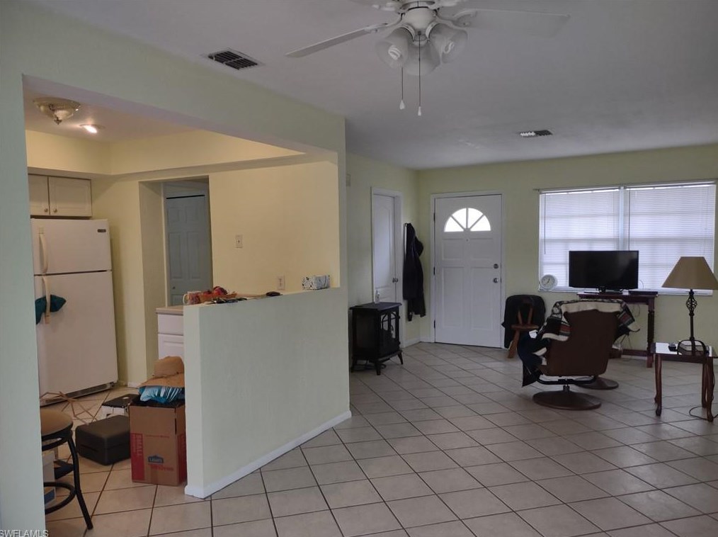 131 5th St, Cape Coral, FL 33990-1056
