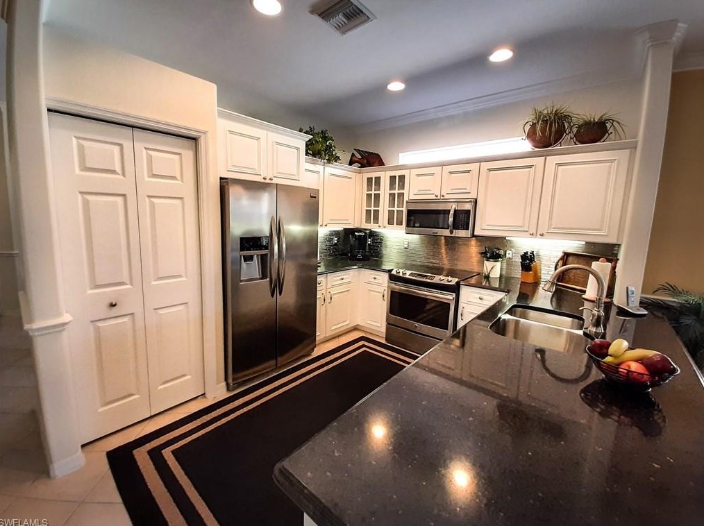 8427 Langshire Way, Fort Myers, FL 33912-0879