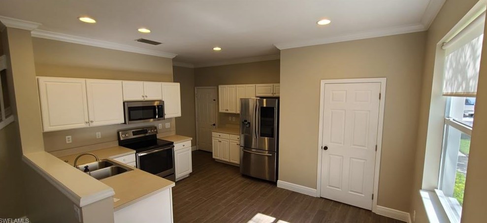 8380 Village Edge Cir, Fort Myers, FL 33919-2885