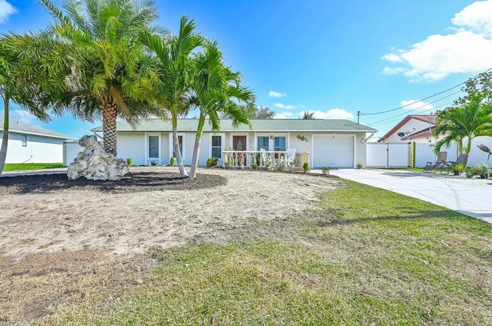 4009 2nd Ct, Cape Coral, FL 33914-7858