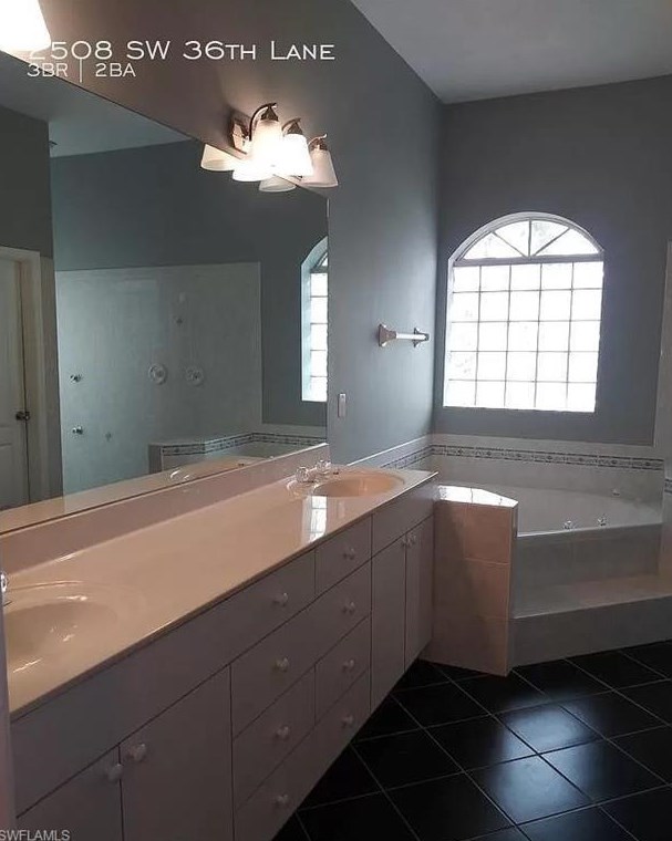 2508 36th Ln, Cape Coral, FL 33914-4852