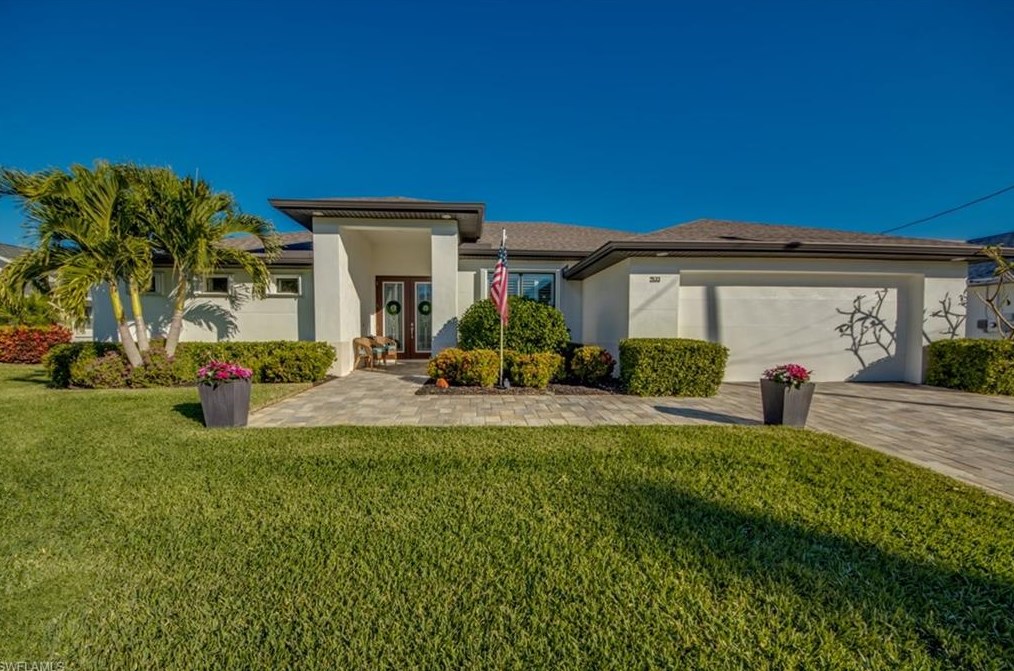 2533 38th Ter, Cape Coral, FL 33914-4810