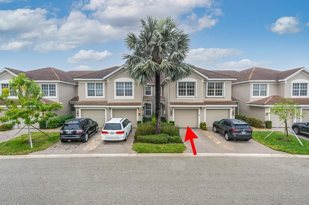 9576 Hemingway Ln, Fort Myers, FL 33913-6001