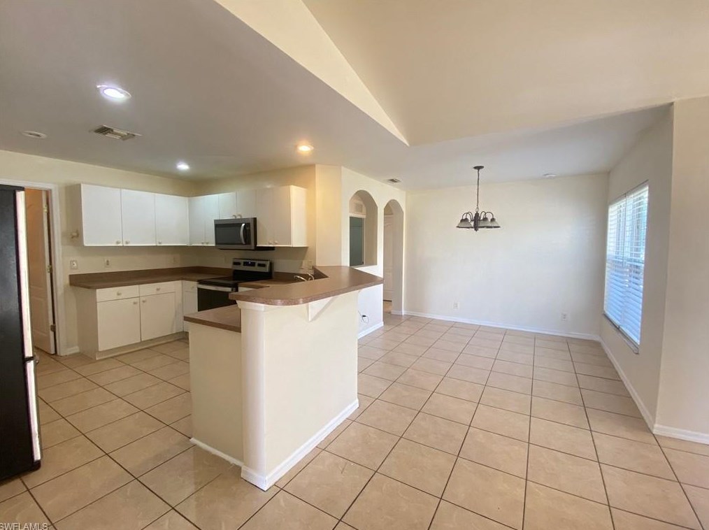 1228 18th Pl, Cape Coral, FL 33909-1676