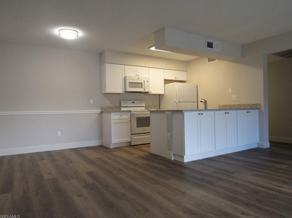 5305 Summerlin Rd, Fort Myers, FL 33907-7611