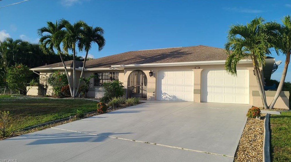 113 17th St, Cape Coral, FL 33990-2214