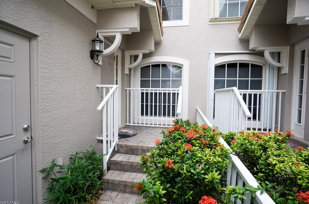 10010 Sky View Way, Fort Myers, FL 33913-6612