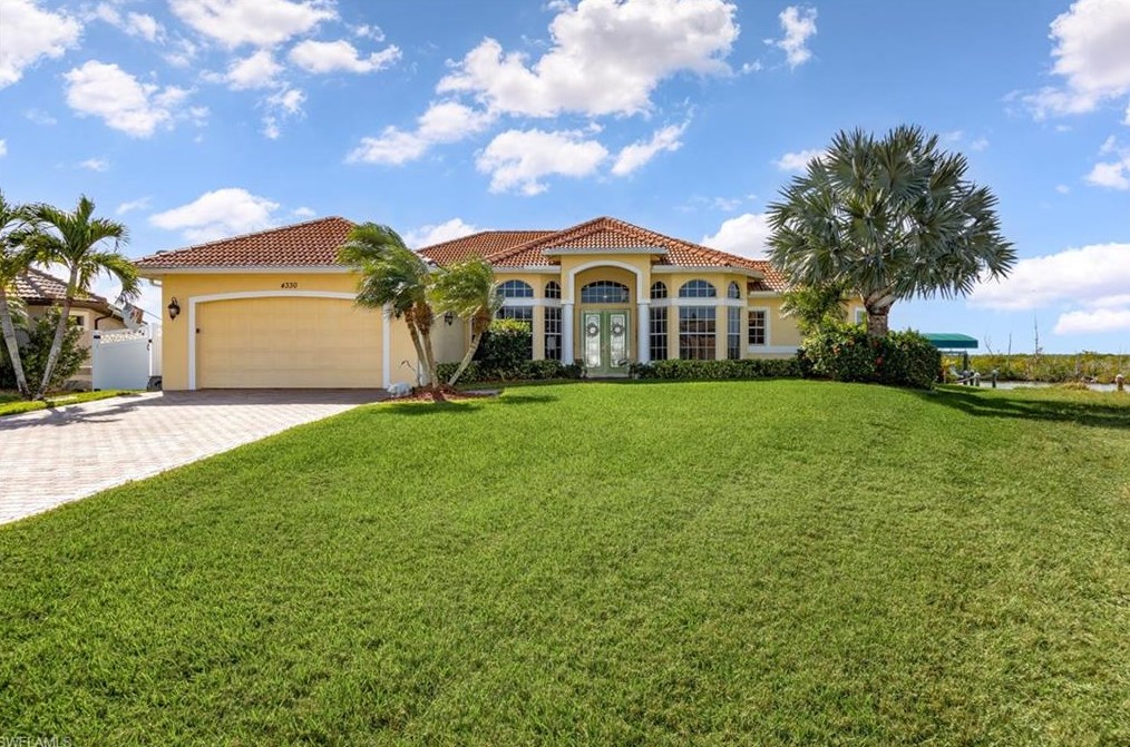 4330 Gulfstream Pkwy, Cape Coral, FL 33993-9543