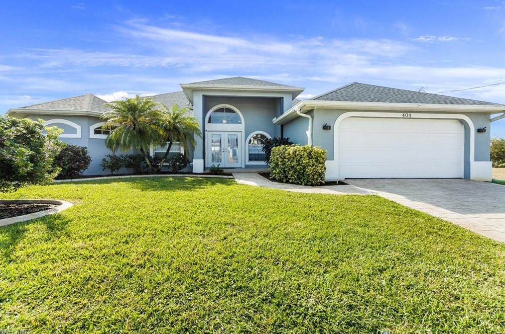 404 9th St, Cape Coral, FL 33990-0015