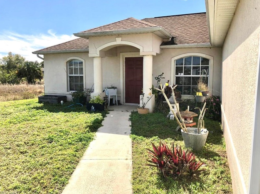 2037 Wanda Ave N, Lehigh Acres, FL 33971
