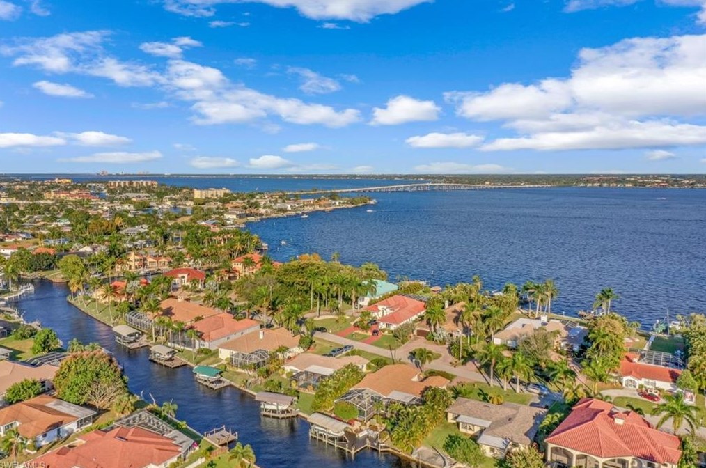 5230 Nautilus Dr, Cape Coral, FL 33904-5646