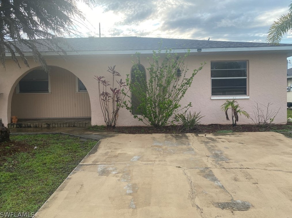 3709 Santa Barbara Pl, Cape Coral, FL 33904-4179