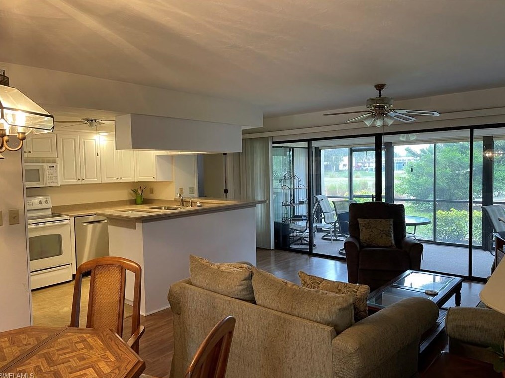 5690 Trailwinds Dr, Fort Myers, FL 33907-8358