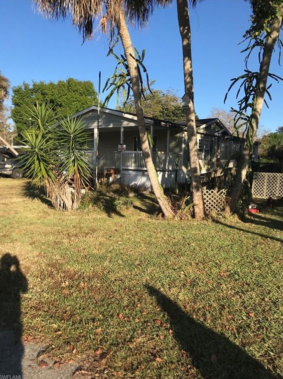 1024 Shady Ln, Moore Haven, FL 33471