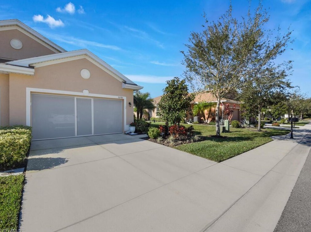 20584 Chestnut Ridge Dr, Fort Myers, FL 33917-7800