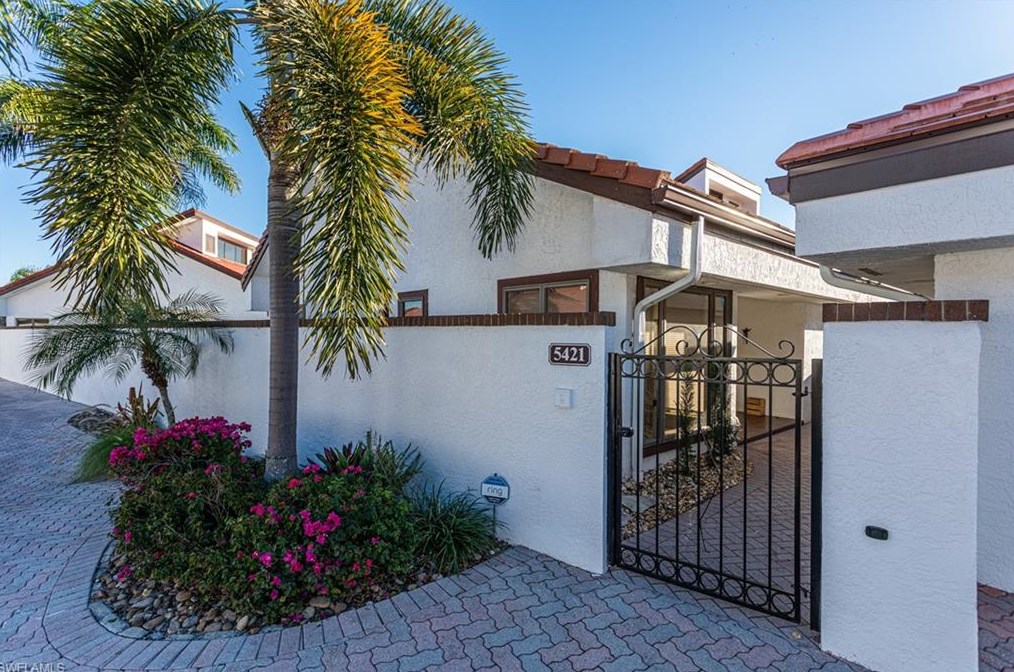5421 Harbour Castle Dr, Fort Myers, FL 33907-7842