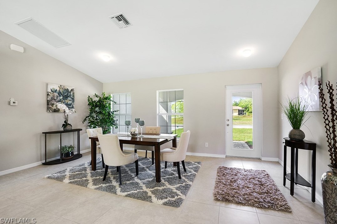 2824 5th St, Cape Coral, FL 33993-7027