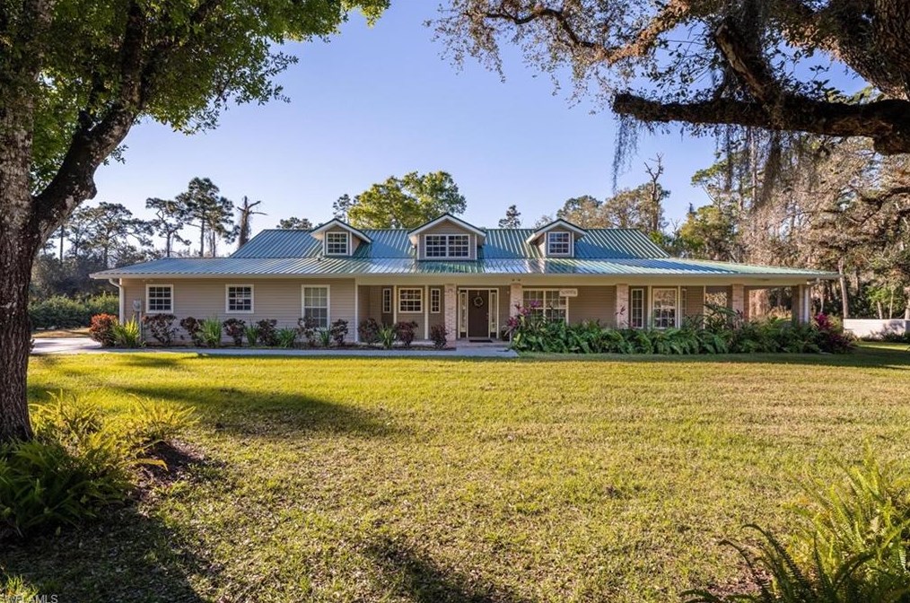 704 Turtle Ln, Labelle, FL 33935-6618