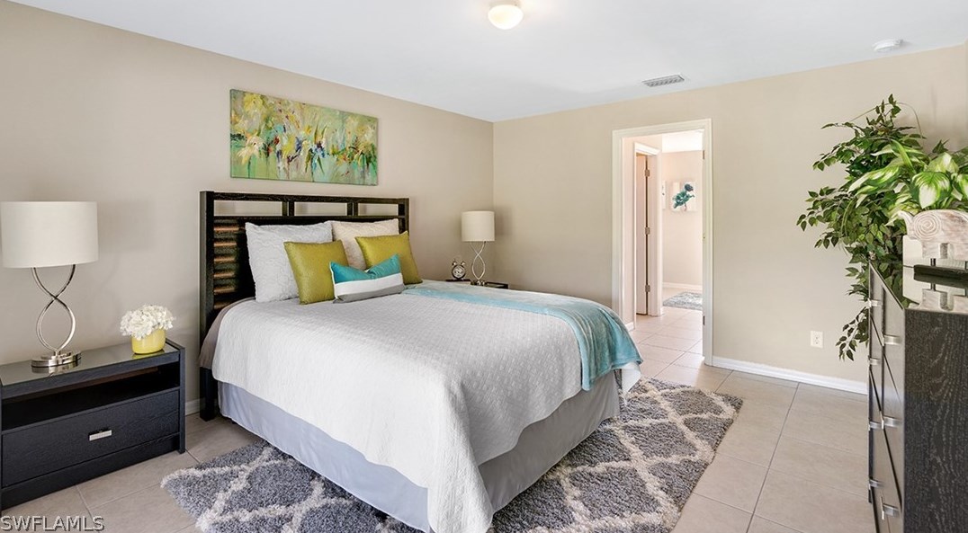 1102 21st Ter, Cape Coral FL  33990-4662 exterior