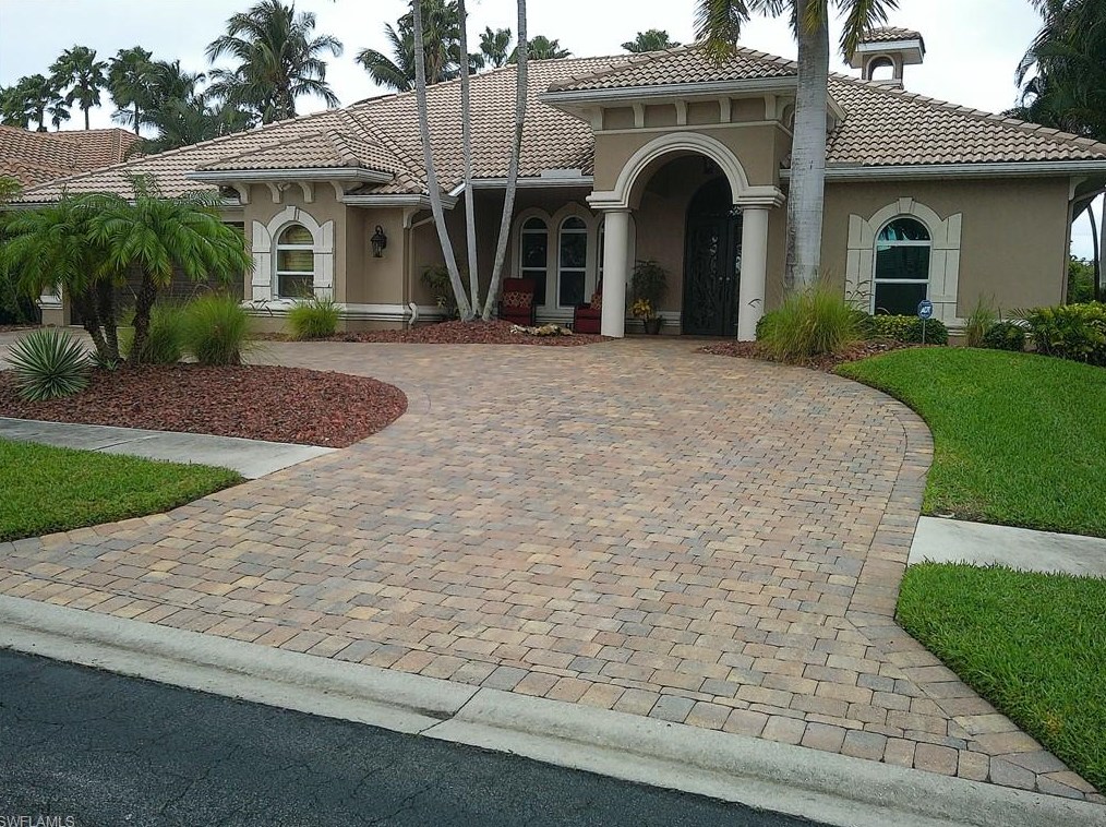 1809 Lagoon Ln, Cape Coral, FL 33914