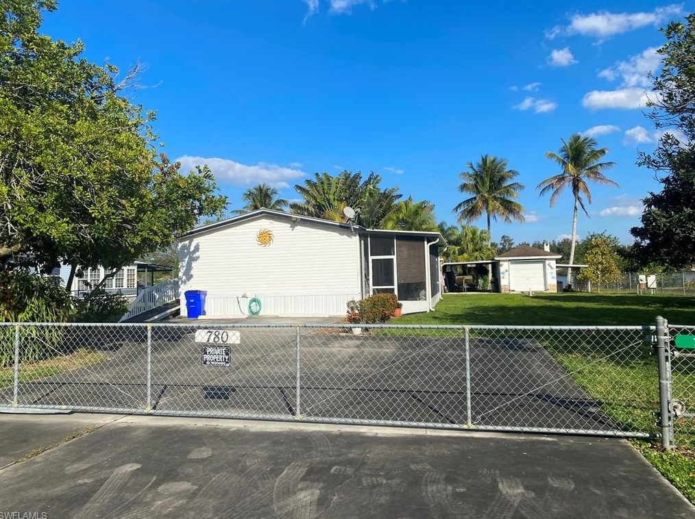 780 Tammy Rd, Clewiston, FL 33440-8415