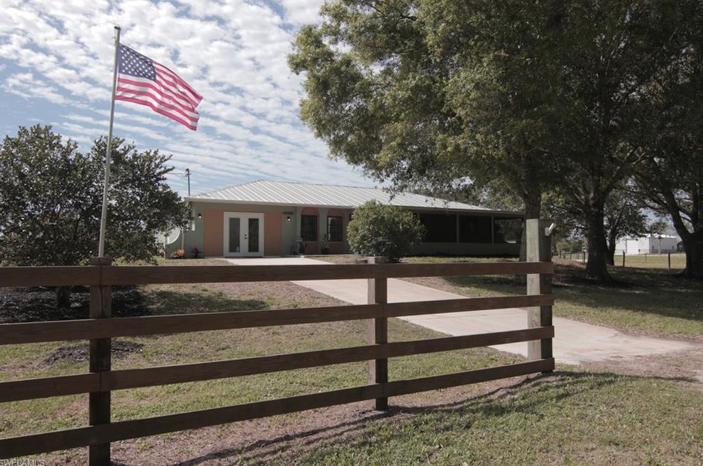 37361 Old Farm Rd, Fort Myers, FL 33917-0059