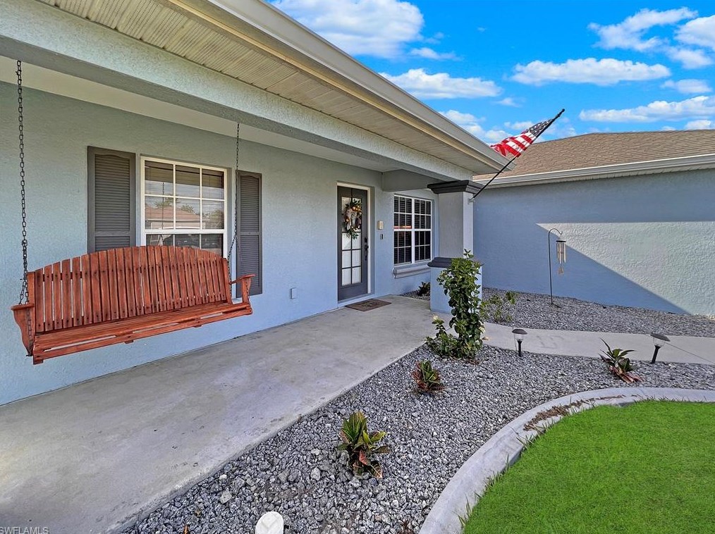 3010 1st Ave, Cape Coral, FL 33904-3401