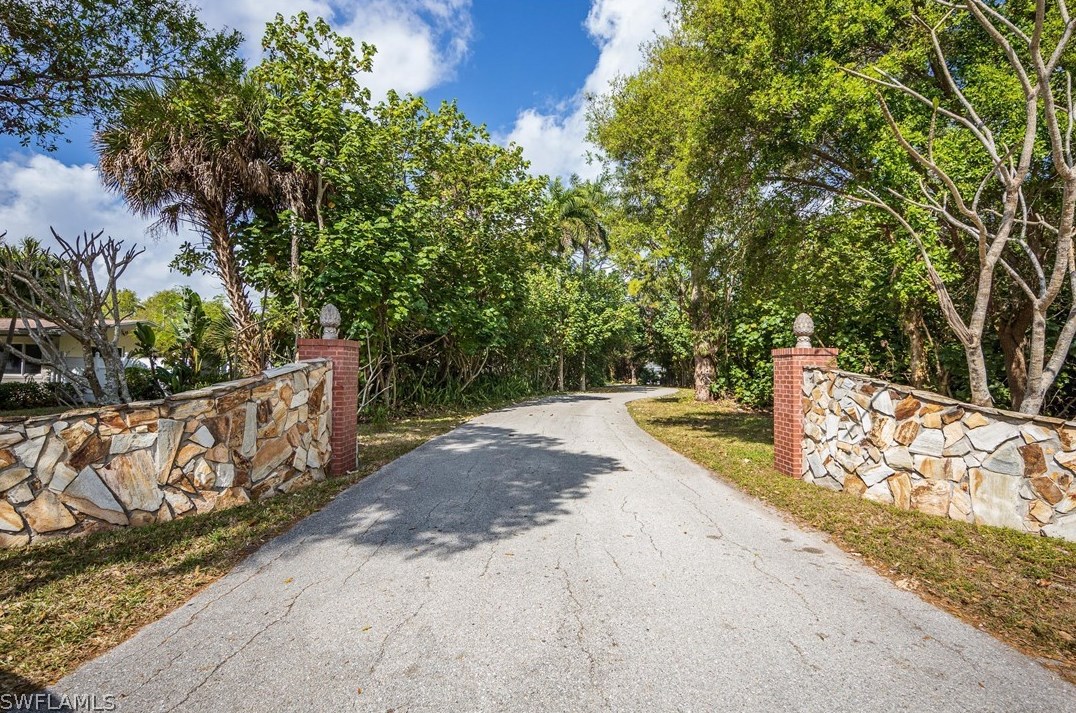 8721 Cajuput Cv, Fort Myers, FL 33919-1843