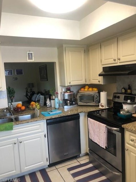 4400 7th Pl, Cape Coral, FL 33914-7557