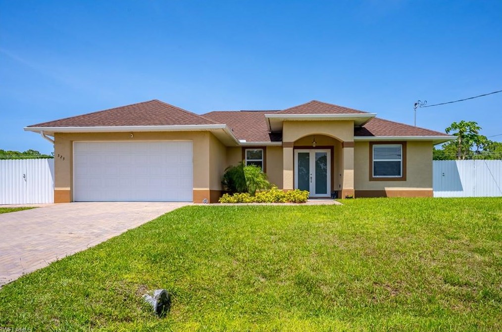 323 31st Ter, Cape Coral, FL 33904-3445