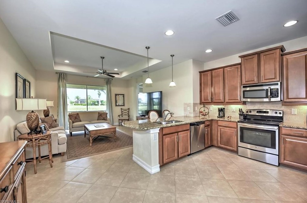3517 Crosswater Dr, Fort Myers, FL 33917-7849