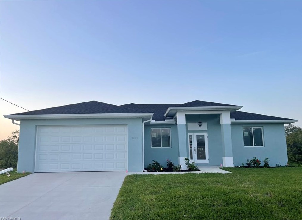 2923 9th St, Cape Coral, FL 33993-5718