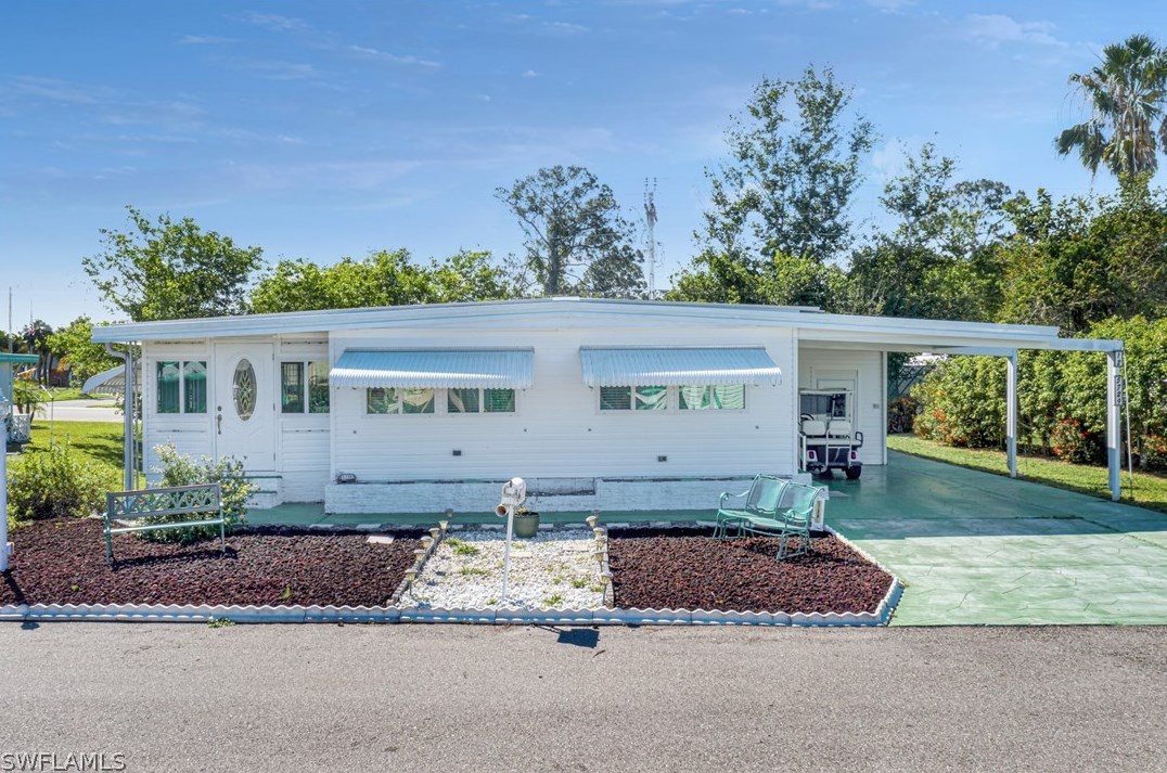 5729 Captain John Smith Loop, Fort Myers, FL 33917-9017