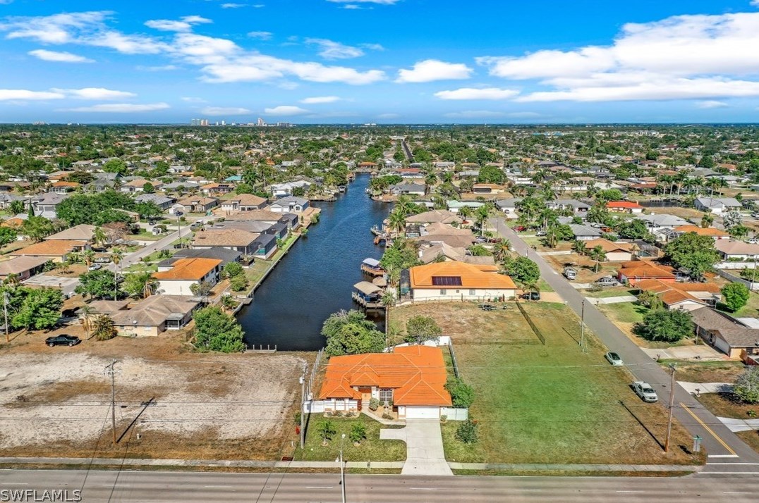 1425 Country Club Blvd, Cape Coral, FL 33990-2168