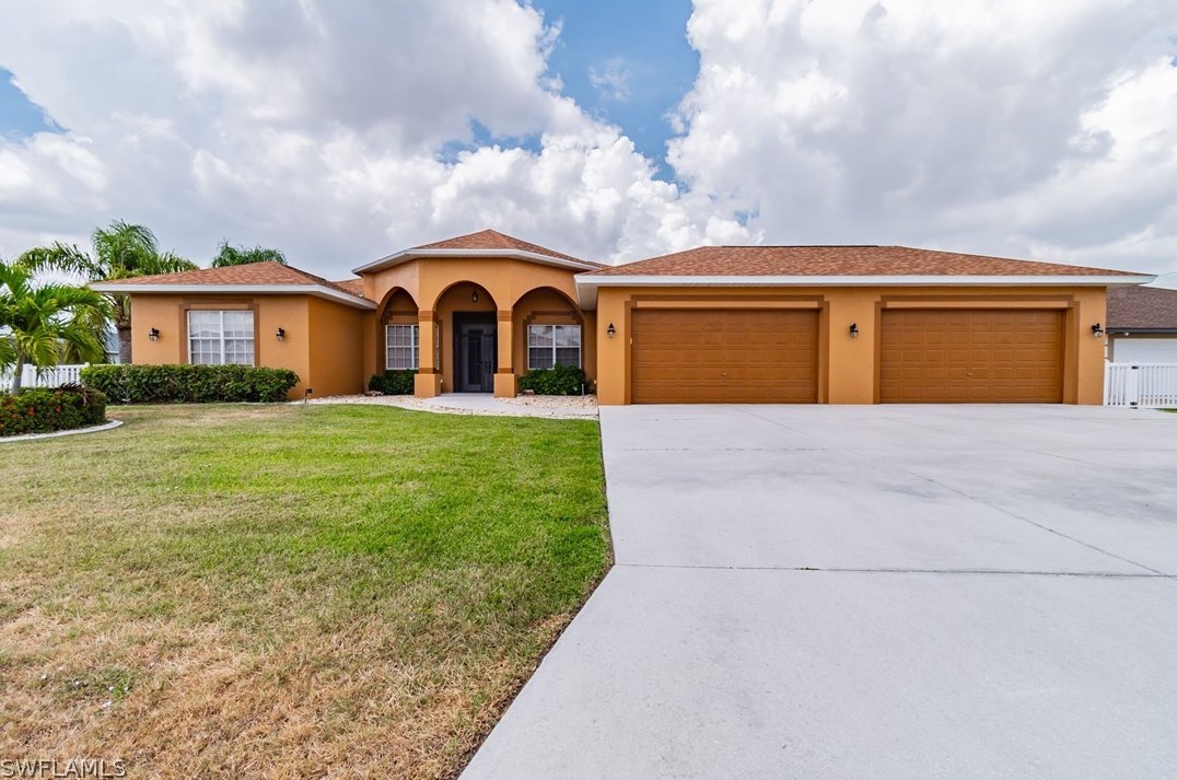 818 4th Ave, Cape Coral, FL 33991-2511