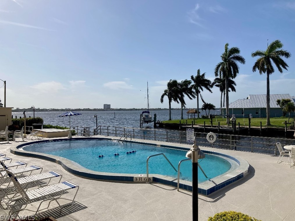 1766 Cape Coral Pkwy, Cape Coral, FL 33904-9620