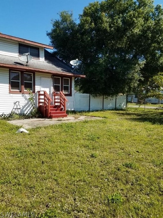 3870 Belmont St, Fort Myers, FL 33916-1208