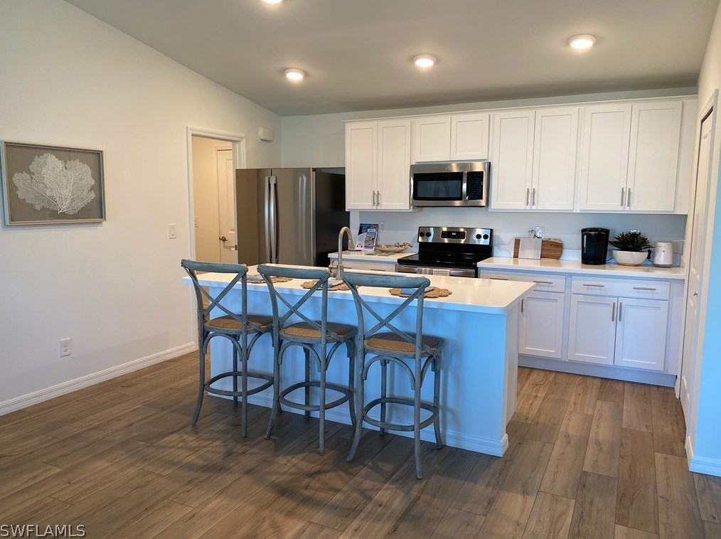 2824 2nd Pl, Cape Coral, FL 33909-8837