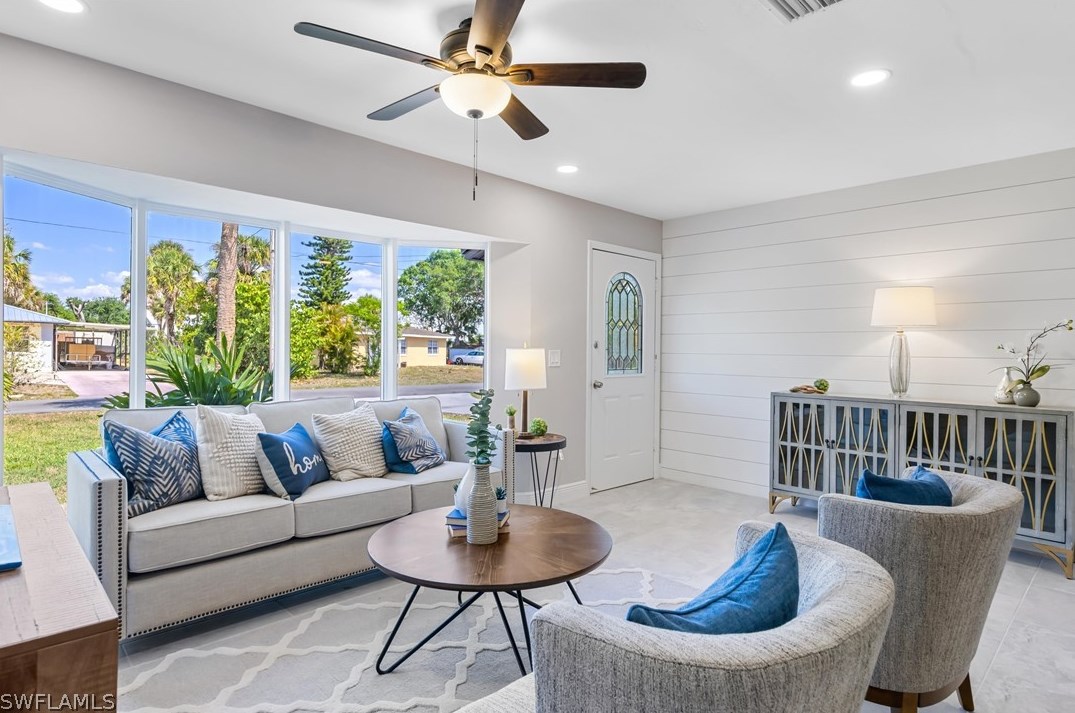1003 April Ln, Fort Myers, FL 33903-5206