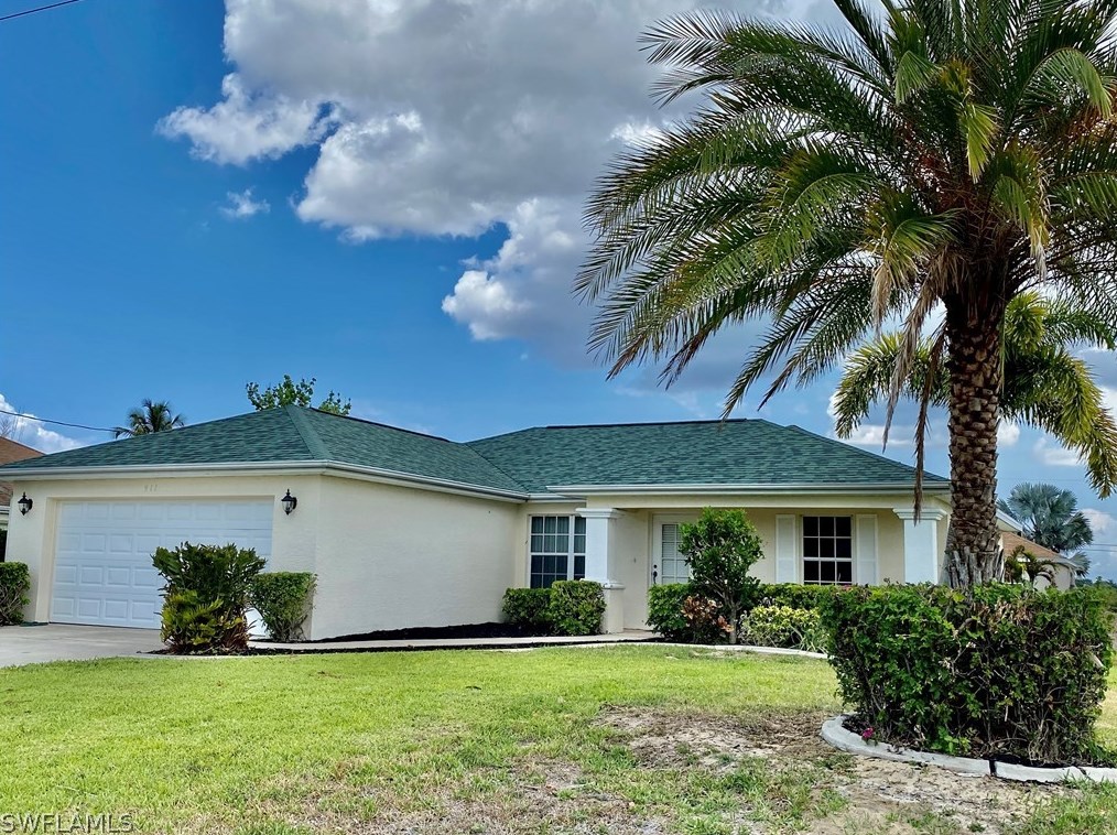 911 11th St, Cape Coral, FL 33909-1457