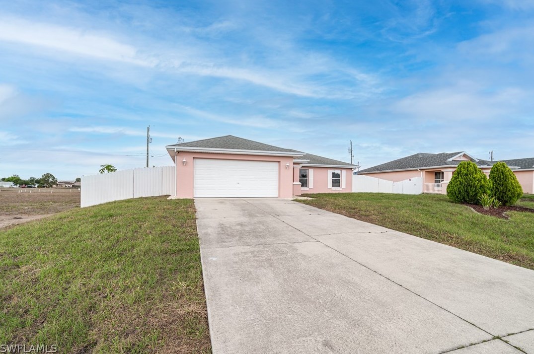 1715 13th St, Cape Coral, FL 33909-1639
