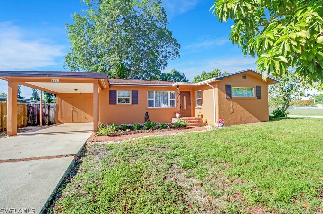 1804 Moreno Ave, Fort Myers, FL 33901-7028