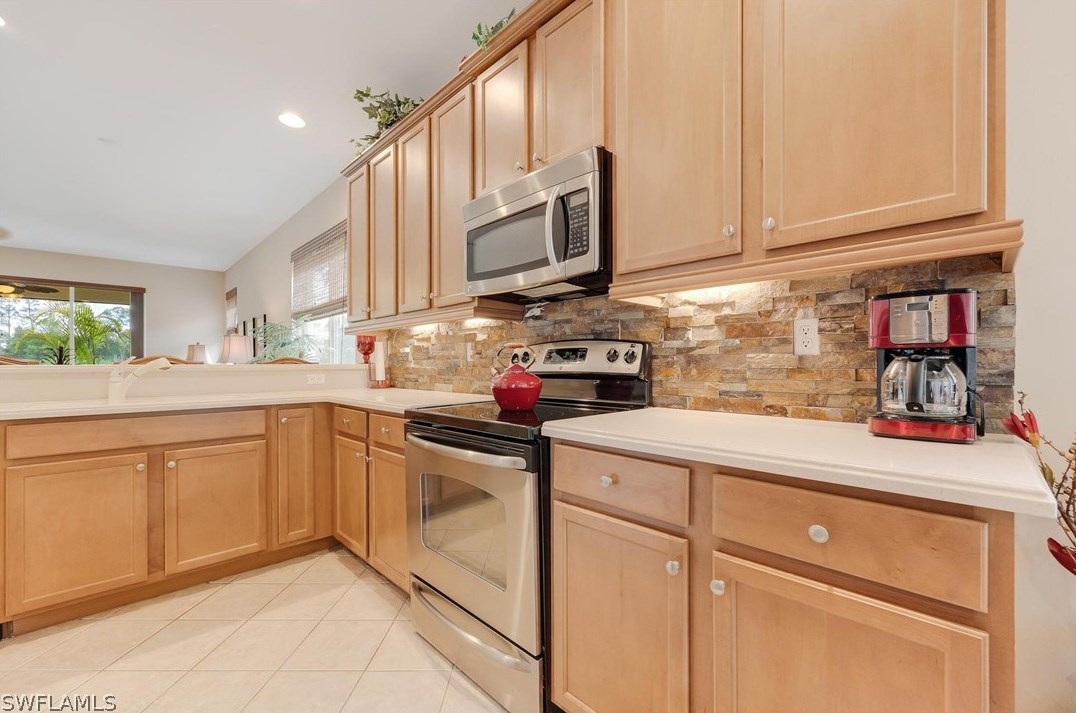 3516 Crosswater Dr, North Fort Myers FL  33917-7851 exterior