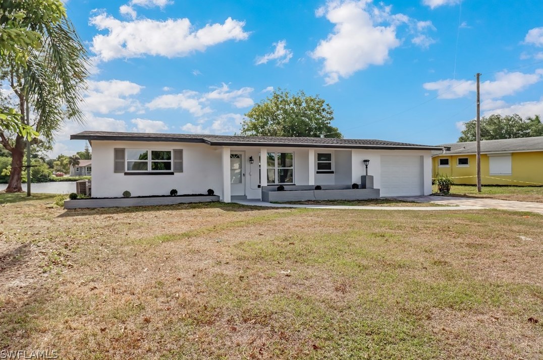 1315 Thompson St, Fort Myers, FL 33903-3607