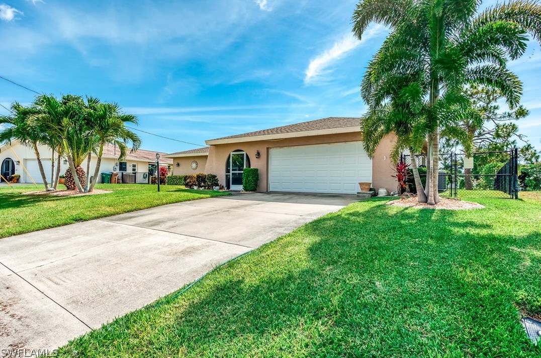 3118 10th Pl, Cape Coral, FL 33904-3903