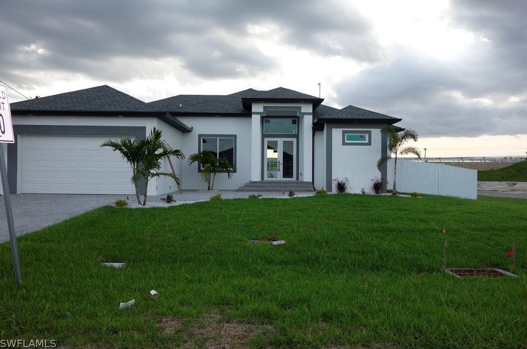 124 31st Pl, Cape Coral, FL 33993-8922