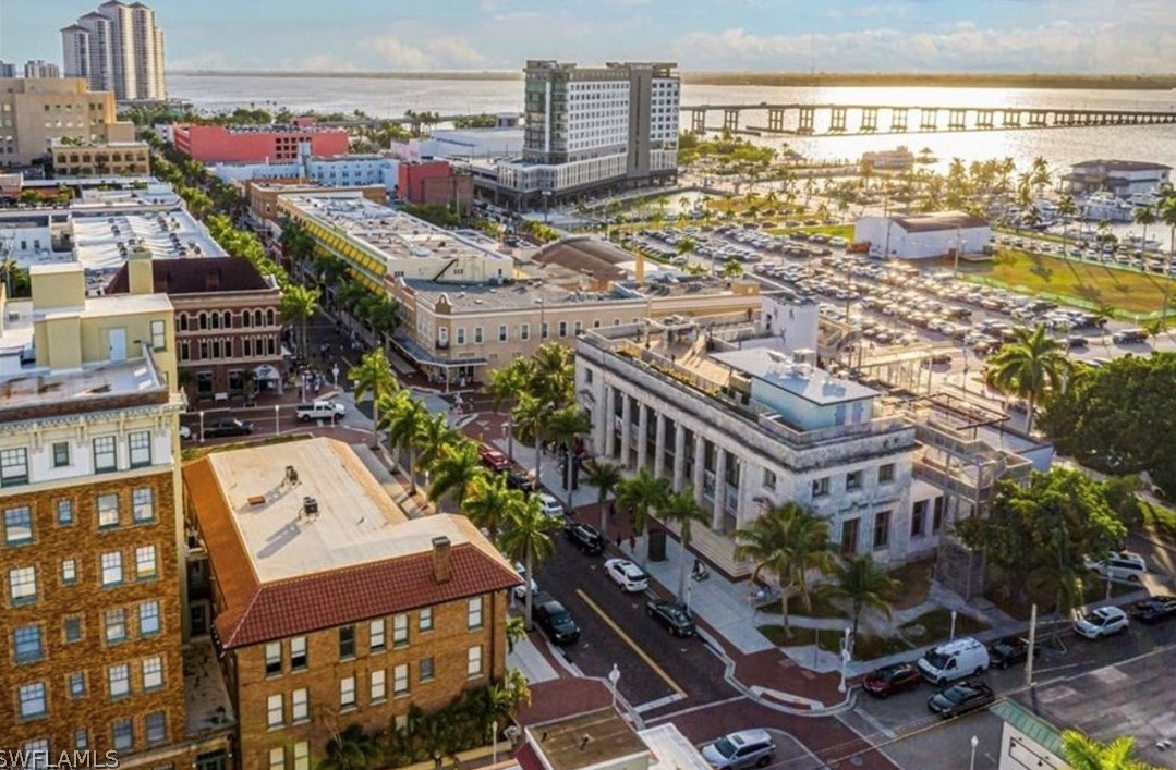 2310 1st St, Fort Myers FL  33901-2904 exterior