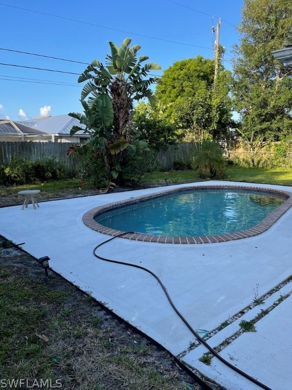 604 36th St, Cape Coral, FL 33904-4945